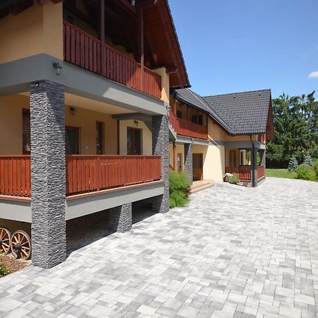 Apartmány Best I. Bešeňová Besenova Exterior foto