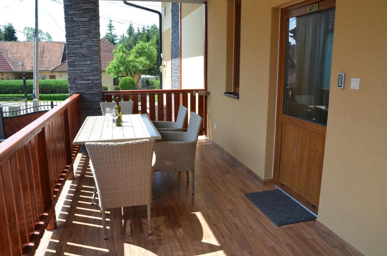 Apartmány Best I. Bešeňová Besenova Exterior foto