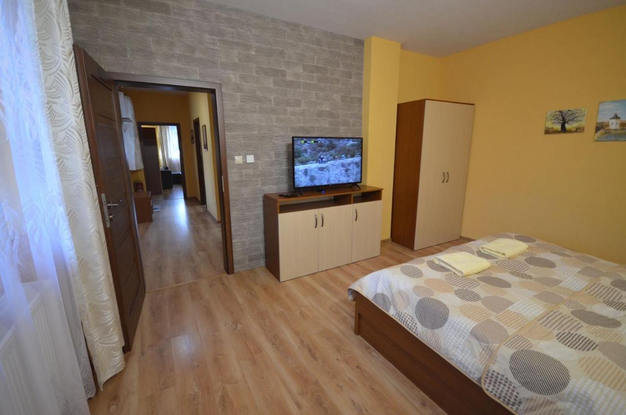 Apartmány Best I. Bešeňová Besenova Exterior foto