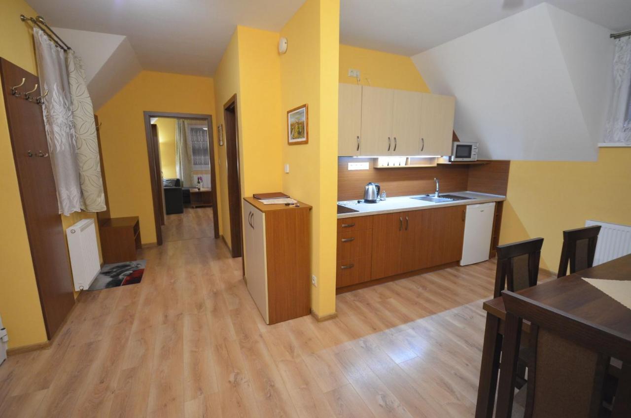 Apartmány Best I. Bešeňová Besenova Exterior foto